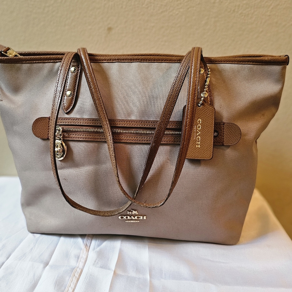 Coach shoulder bag